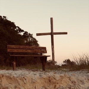 Hi! I’m Lorrie, a Poshmark ambassador.